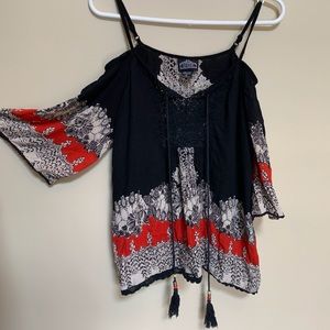Angie - Boho Shirt w/ Tassels